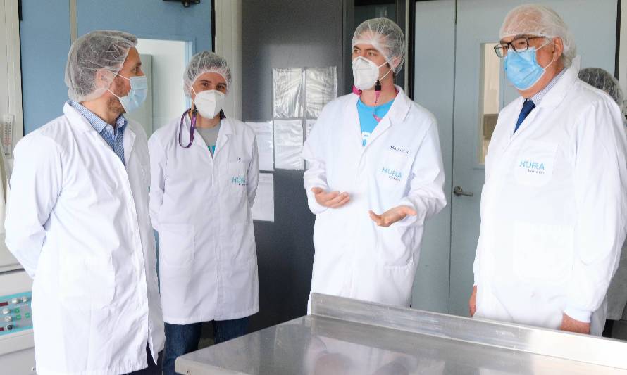 Vicepresidente de Corfo visitó la primera empresa chilena que desarrolló tests para detectar el Covid-19
