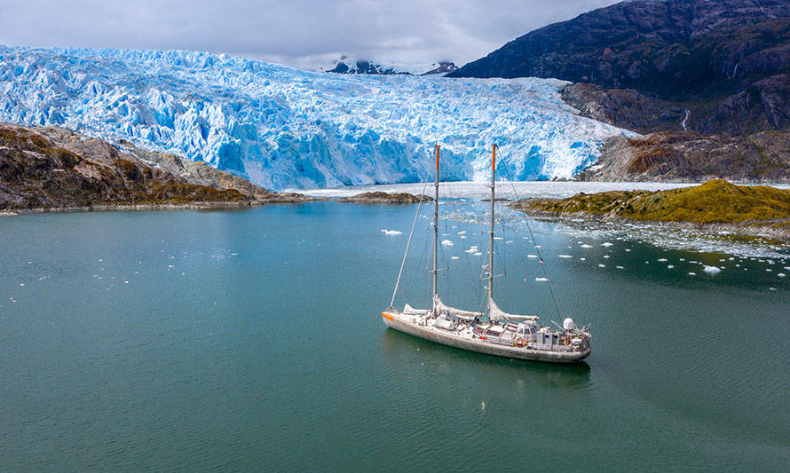 Velero científico internacional que estudia el cambio climático llega a Puerto Montt