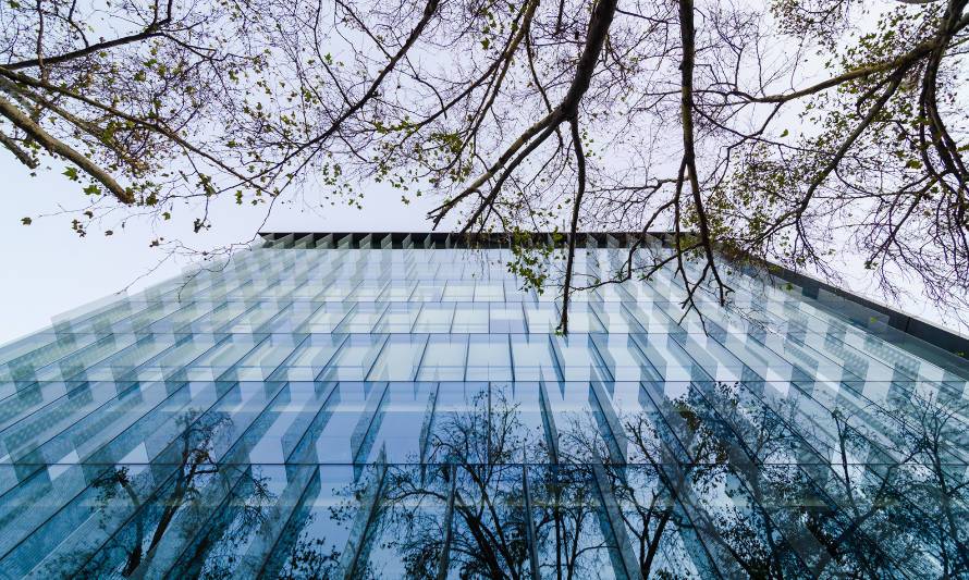 Edificio chileno compite en los premios BREEAM 2021 por su operación sustentable y bajo impacto en el medio ambiente