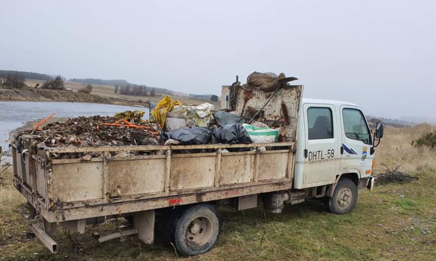 Triste escenario: Limpian microbasural del Valle Simpson en Coyhaique