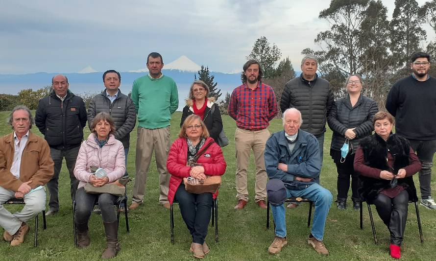 Agricultores de la región conforman agrupación para promover producción de vinos espumantes de alta calidad