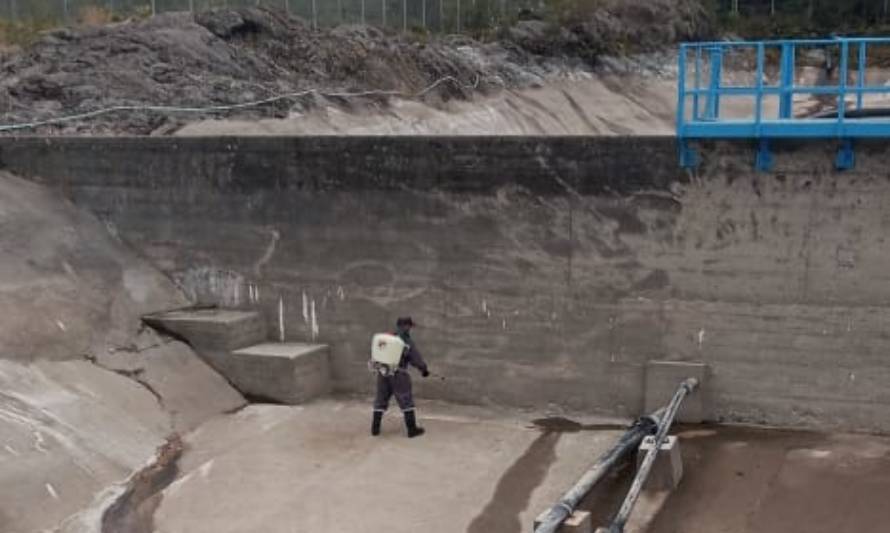 Comunidad de isla Huichas solo consume agua de lluvia y se quedaron sin ella