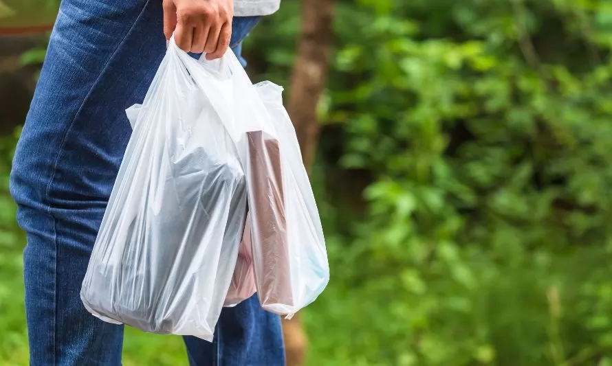 Cinco mil billones de bolsas plásticas son utilizadas anualmente alrededor del mundo