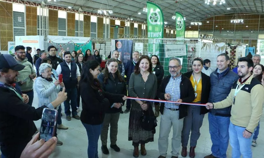 Dan inicio a Feria de la Sustentabilidad en Valdivia 