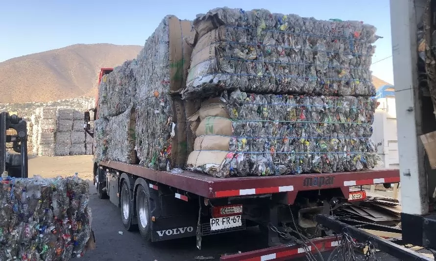 Trasladarán más de 30 toneladas de plástico desde Chiloé para ser reciclados