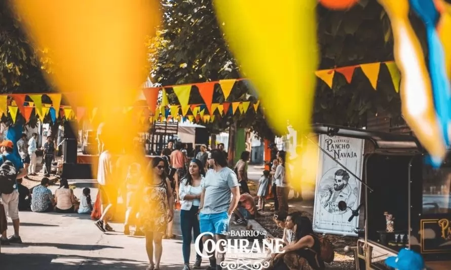 Barrio Cochrane se viste de fiesta para celebrar a las valdivianas