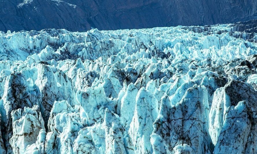 Destacan importante retroceso y desprendimiento del glaciar Tyndall en la patagonia 