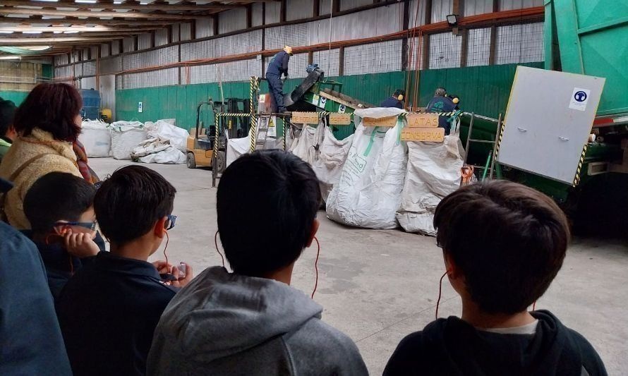 Cinco escuelas de Valdivia participarán del programa "Mi comunidad escolar en la ruta del reciclaje"