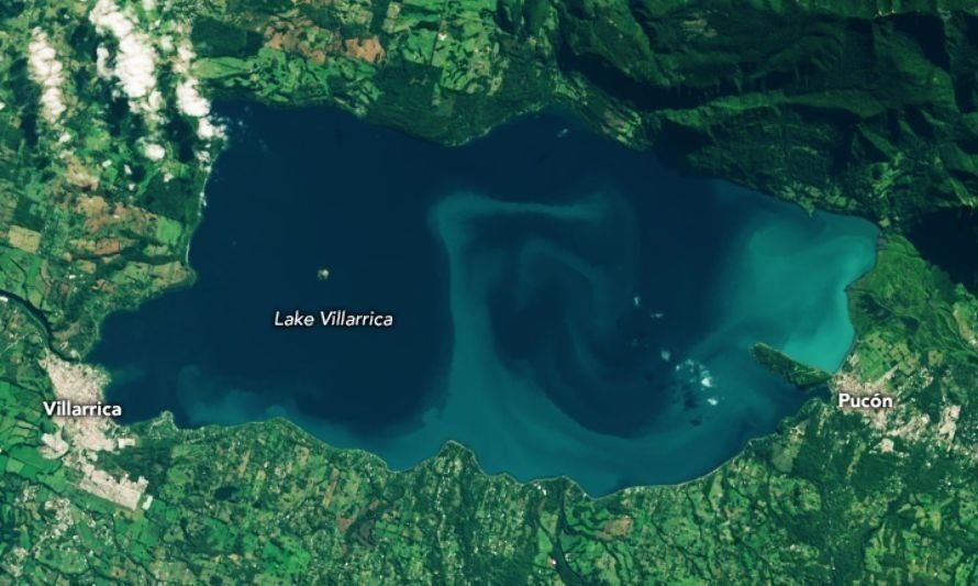 Capturan imagen satelital de floración de algas tóxicas en el lago Villarrica 
