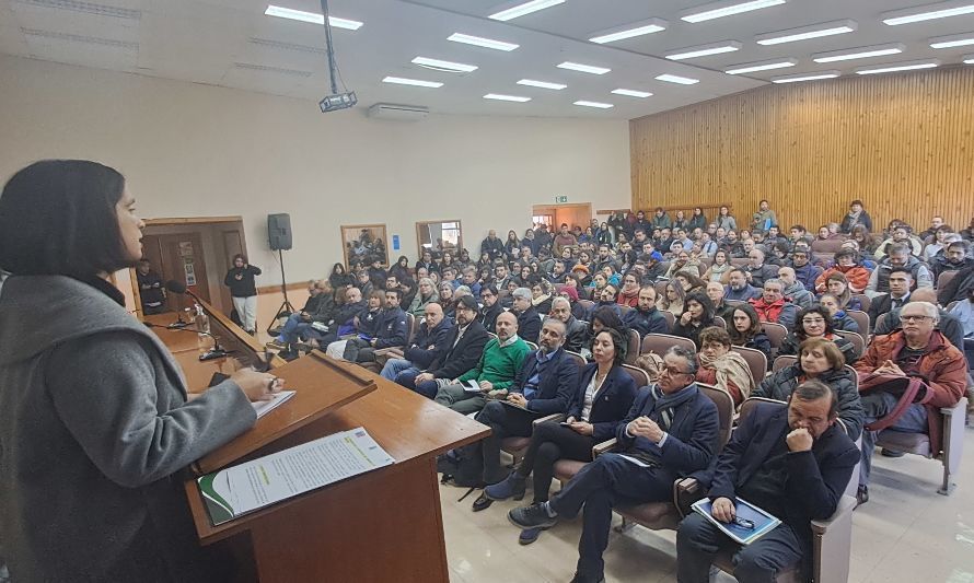 Sector silvoagropecuario debatió en seminario sobre acciones para enfrentar el cambio climático en Los Ríos