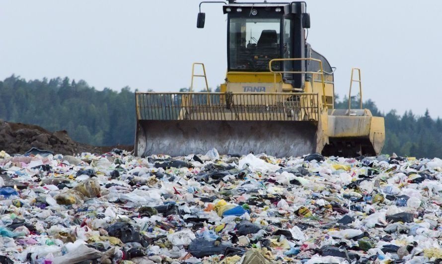 ¿Con más basureros o menos basura?, conversatorio cuestiona cómo cuidar el planeta