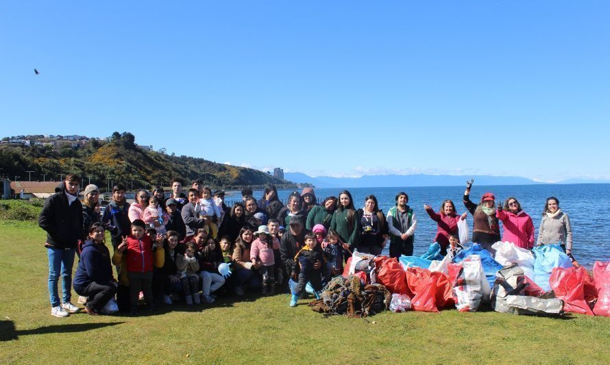 Recolectan 350 kilos de basura en limpieza de playas en Caleta Pichi Pelluco
