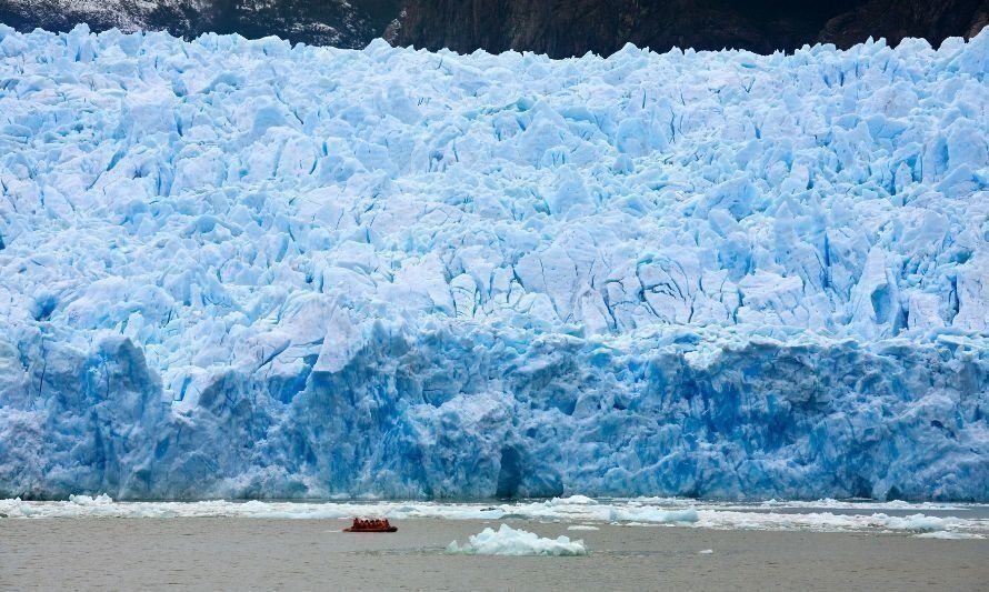 Anuncian cierre del turístico glaciar Exploradores en la patagonia