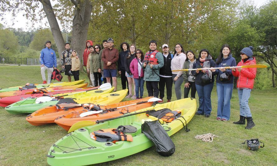 Estudiantes osorninos participaron en una entretenida jornada de limpieza del río Damas