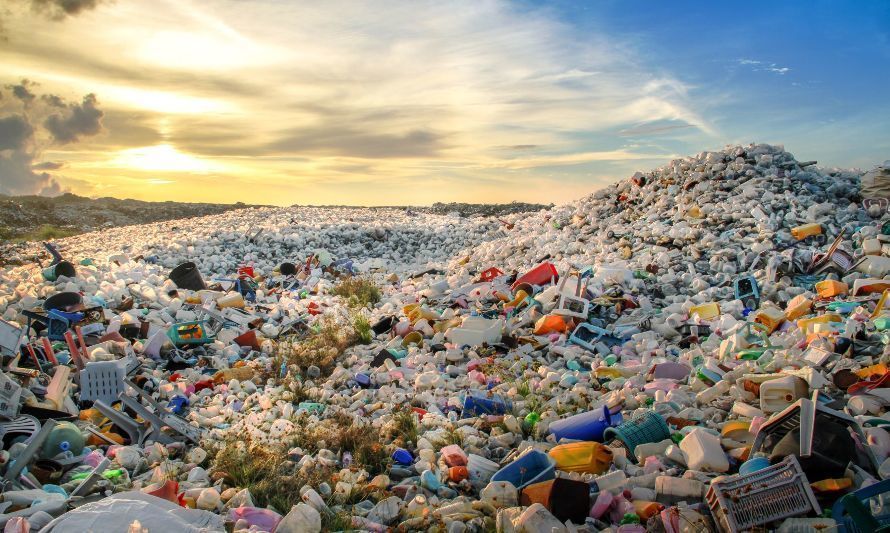 Lanzan revelador informe sobre el plástico y llaman a la urgente disminución de su uso