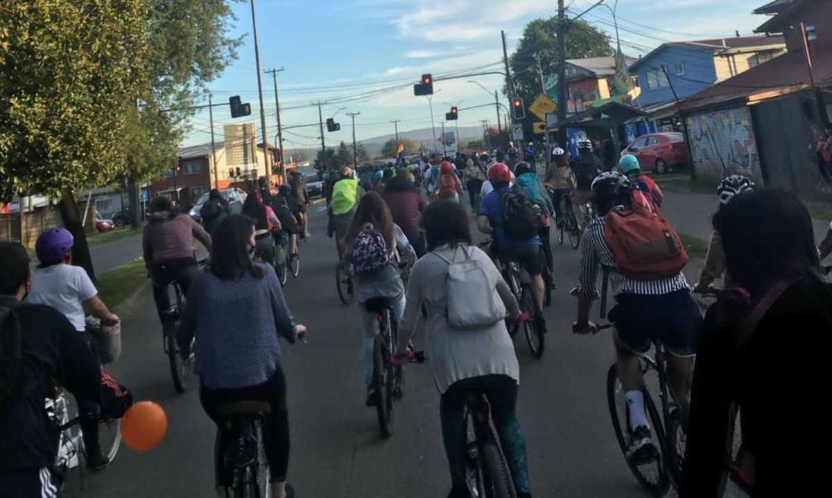 UACh organiza caravana ciclista por la movilidad sustentable