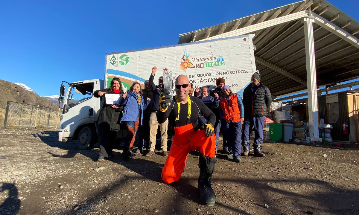 Con actividades educativas y reconocimiento a gestores ambientales celebran al reciclaje en Aysén
