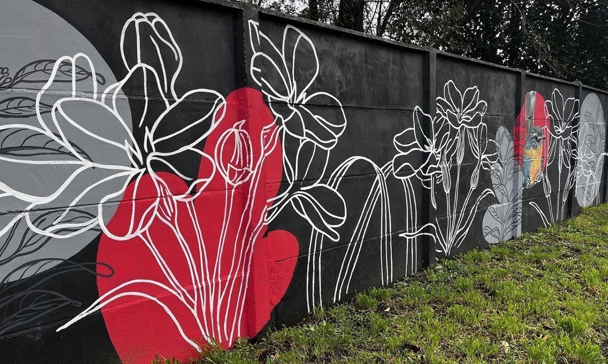 Naturaleza y sostenibilidad inspiran mural de 25 metros inaugurado en Llanquihue