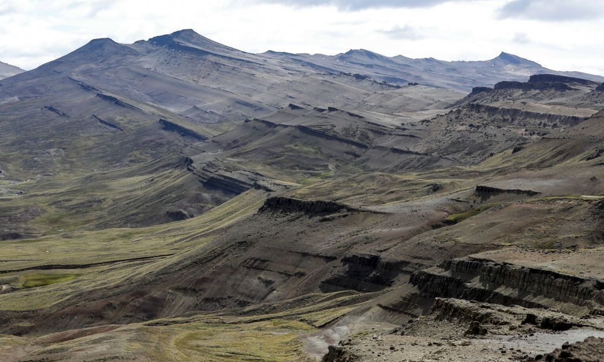 Descubren vestigios del impacto de meteorito relacionado con la extinción de dinosaurios en patagonia chilena 