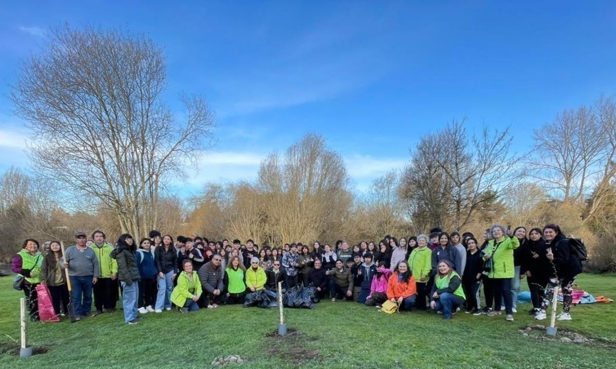 Con más de 70 voluntarios se realizó última jornada del año de "El árbol nuestro compromiso" en Osorno 