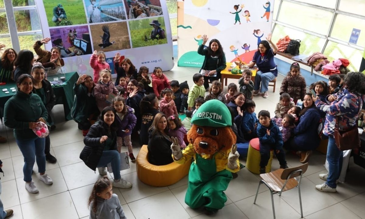 Forestín acompañó a los niños y entregó su mensaje en este día. Crédito: Cedida