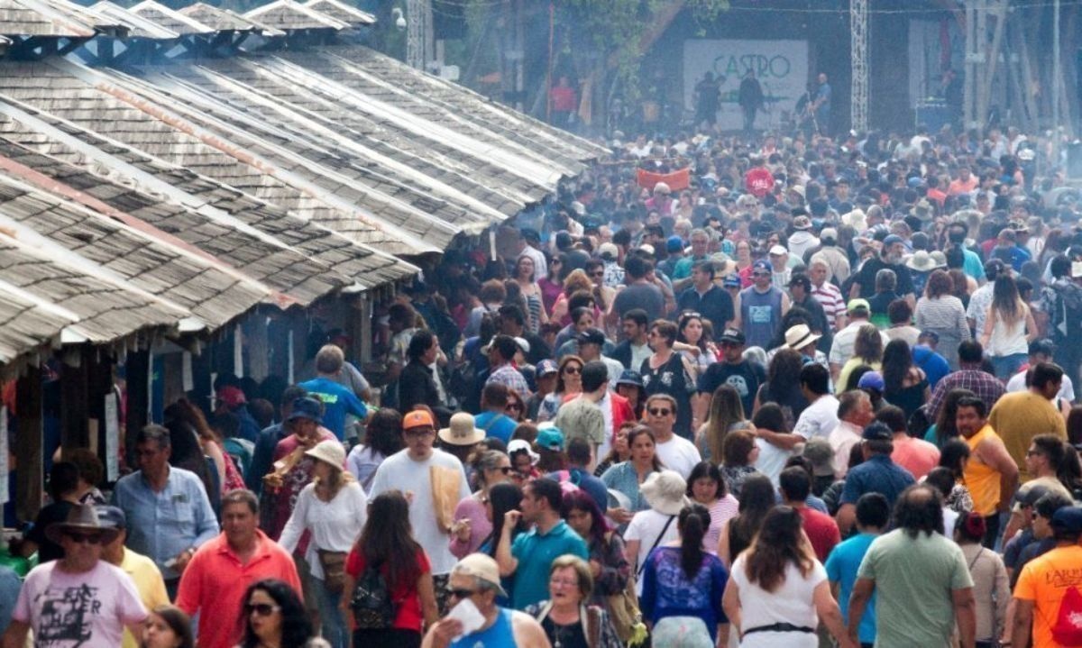 Abren postulaciones a Feria de la Biodiversidad y el Festival Costumbrista Chilote 2025