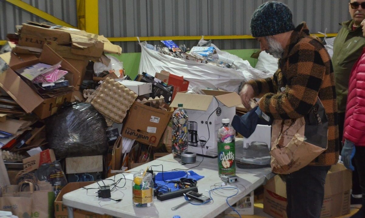 La actividad fue organizada por el Departamento de Medio Ambiente de la Municipalidad de Valdivia. Crédito; Cedida